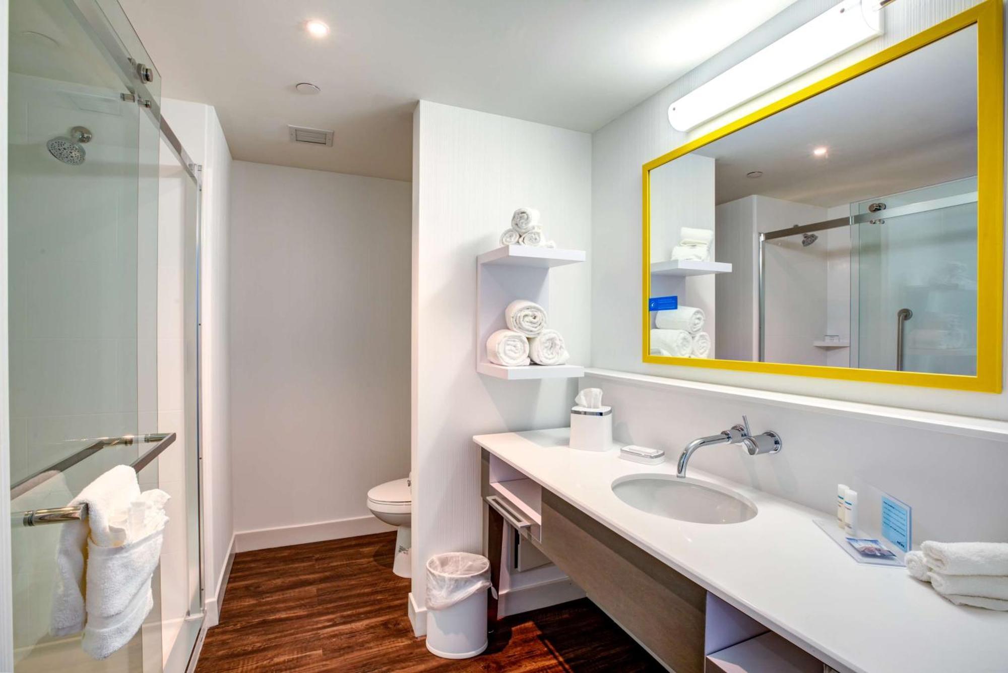 Hampton Inn & Suites Boston/Уолтъм Екстериор снимка