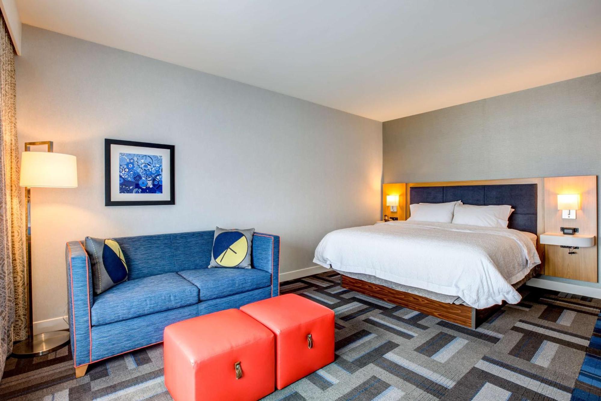Hampton Inn & Suites Boston/Уолтъм Екстериор снимка