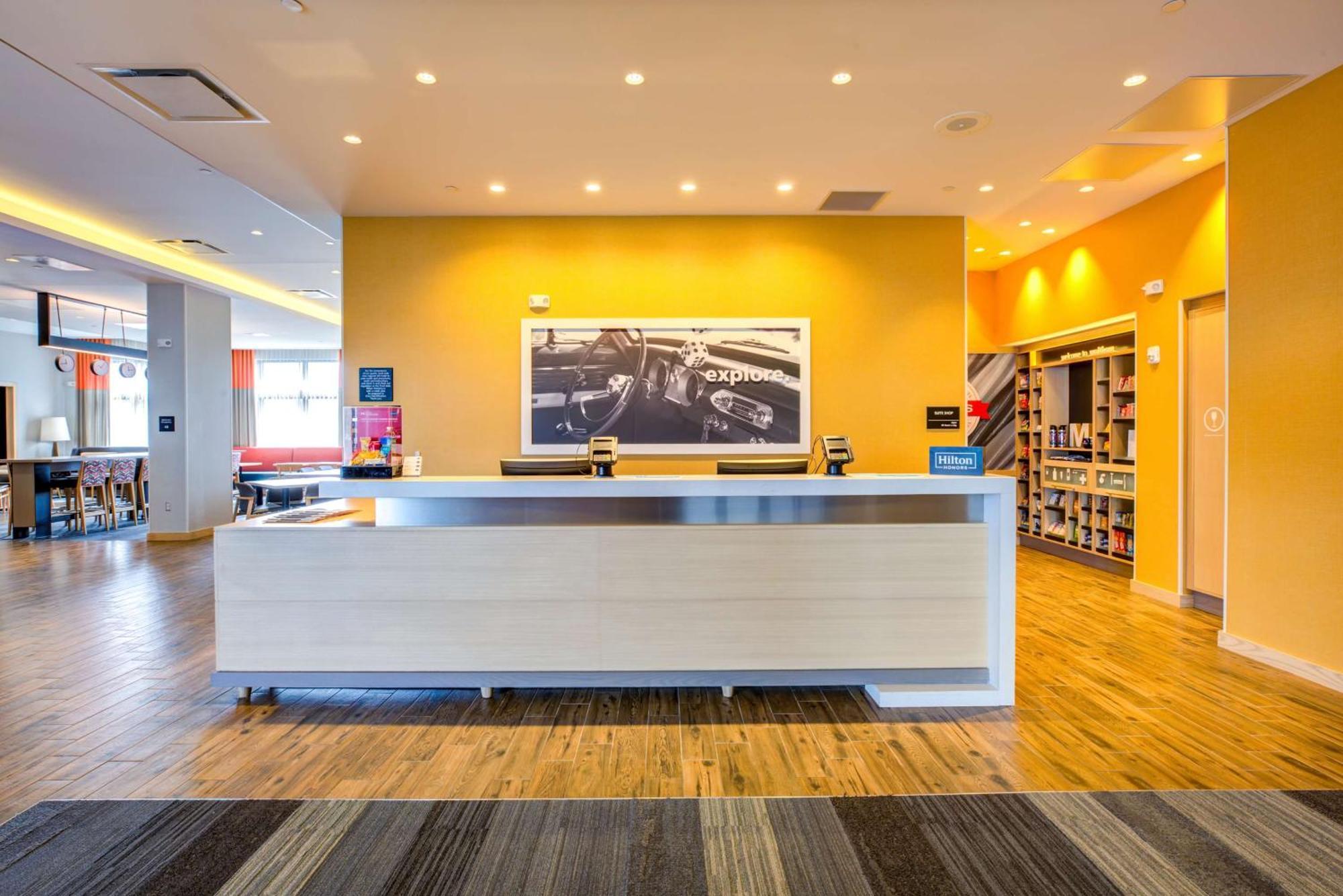 Hampton Inn & Suites Boston/Уолтъм Екстериор снимка