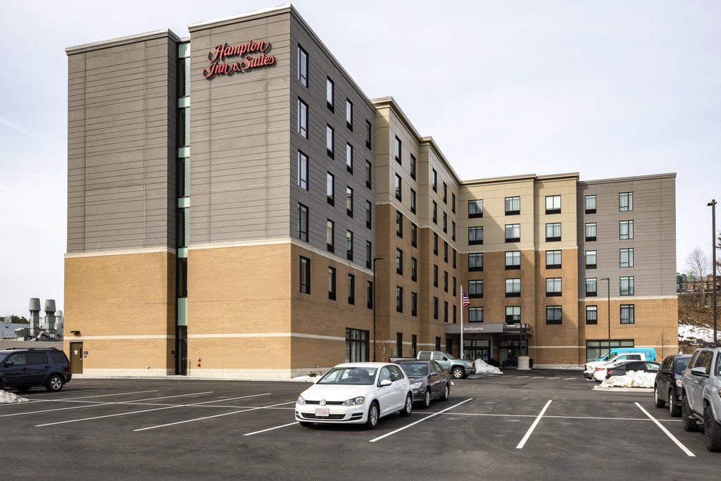 Hampton Inn & Suites Boston/Уолтъм Екстериор снимка